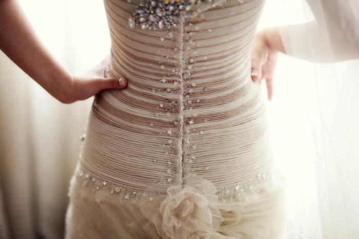 Back beaded wedding dress